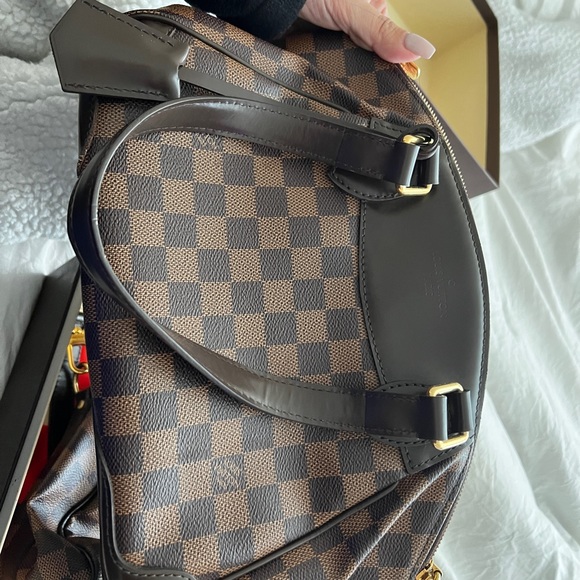 Louis Vuitton purse - Picture 1 of 7